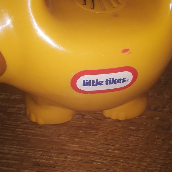 Little Tikes Lion Flashlight Makes Noises - Picture 2 of 3